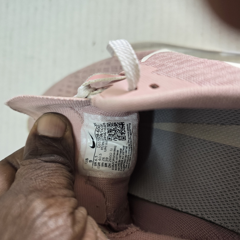 Nike Pink and White Athletic Shoes with Textured Knit Design - Picture 7 of 8